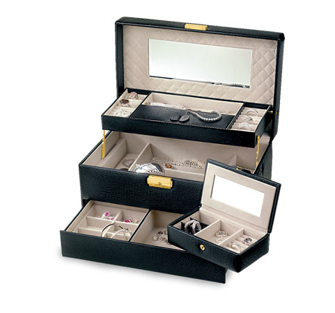 Coffret à bijoux noir avec bijoux