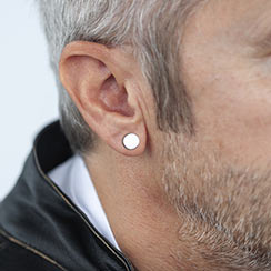 Sierkussen Piercing pour l'intérieur - Jeune homme avec des