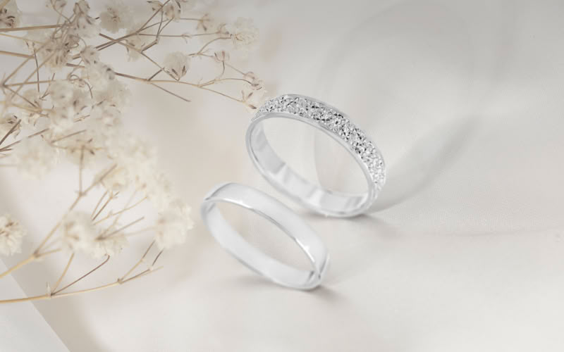 White gold wedding ring for women